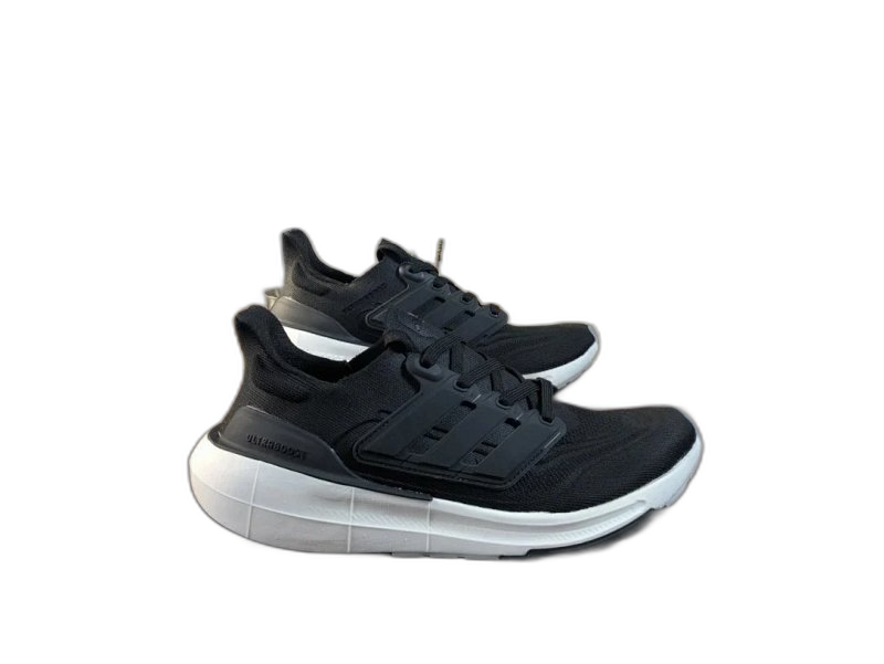Adidas Ultraboost Black: Breathable Mesh Running Shoes