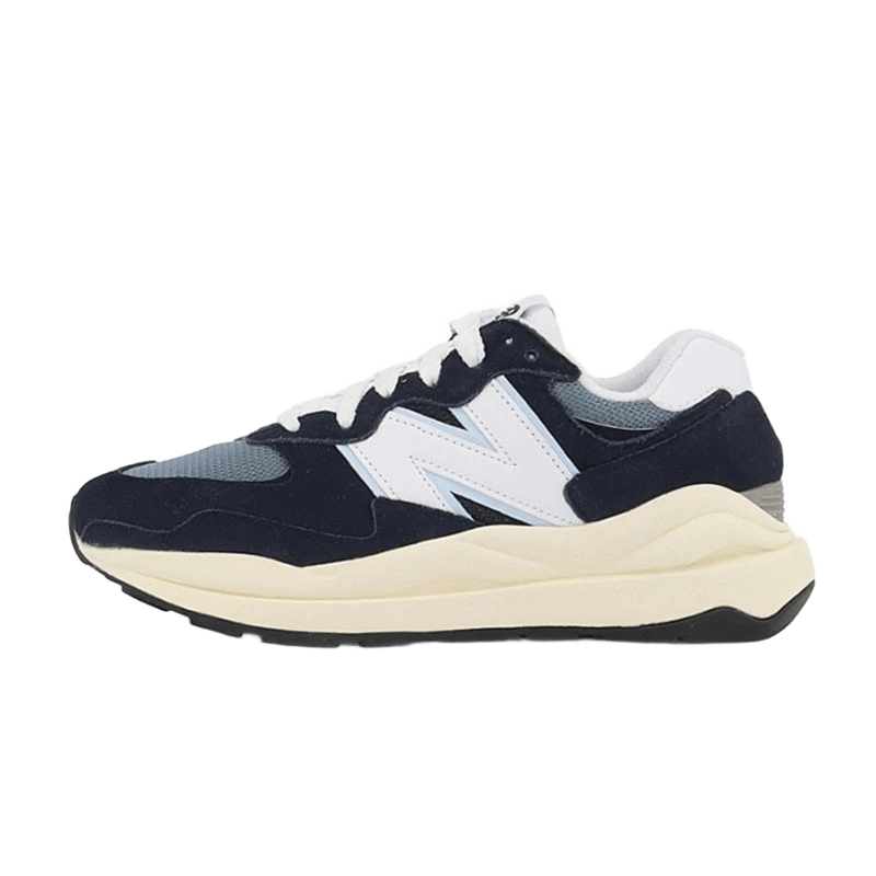 New Balance 90s Suede Sneakers: Navy/White Retro